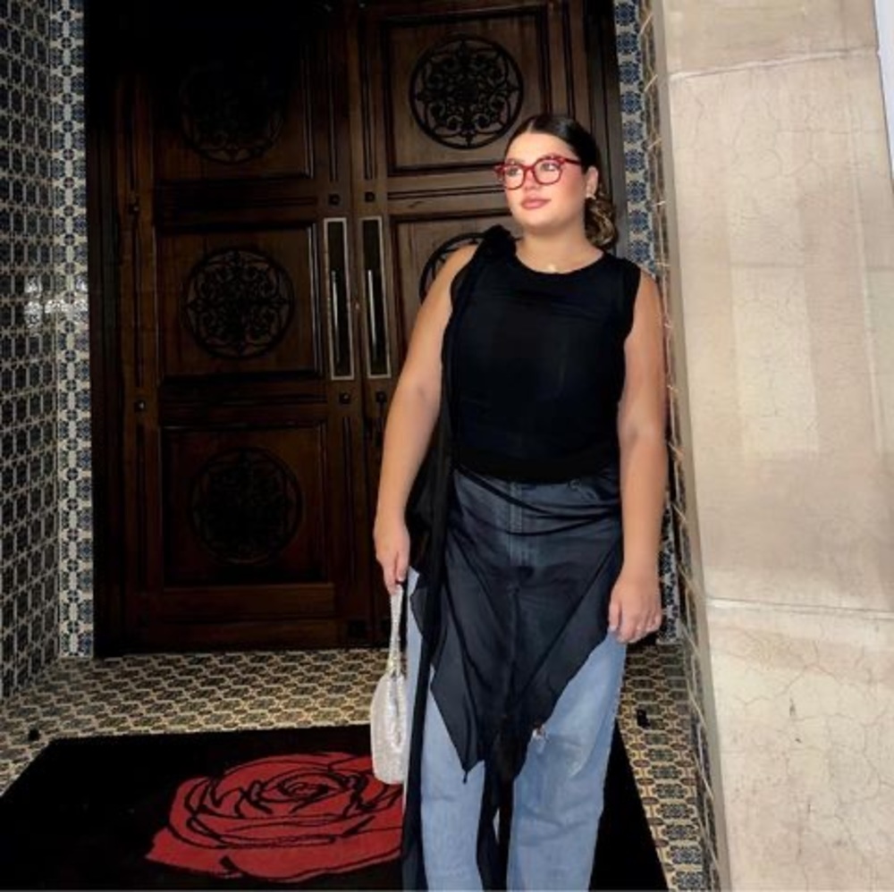 Meet your Posher, Monica